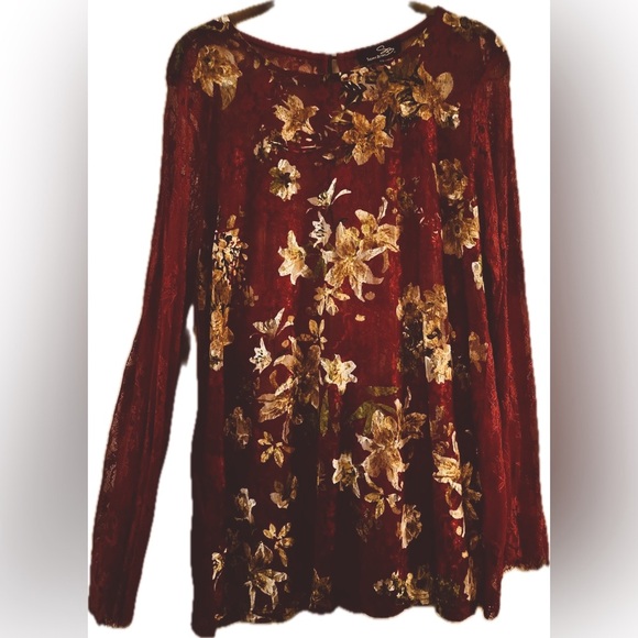 UPDATED PICS COMING! Beautiful Sheer Floral Top, All-Lace Back. Simply Gorgeous - Picture 3 of 7